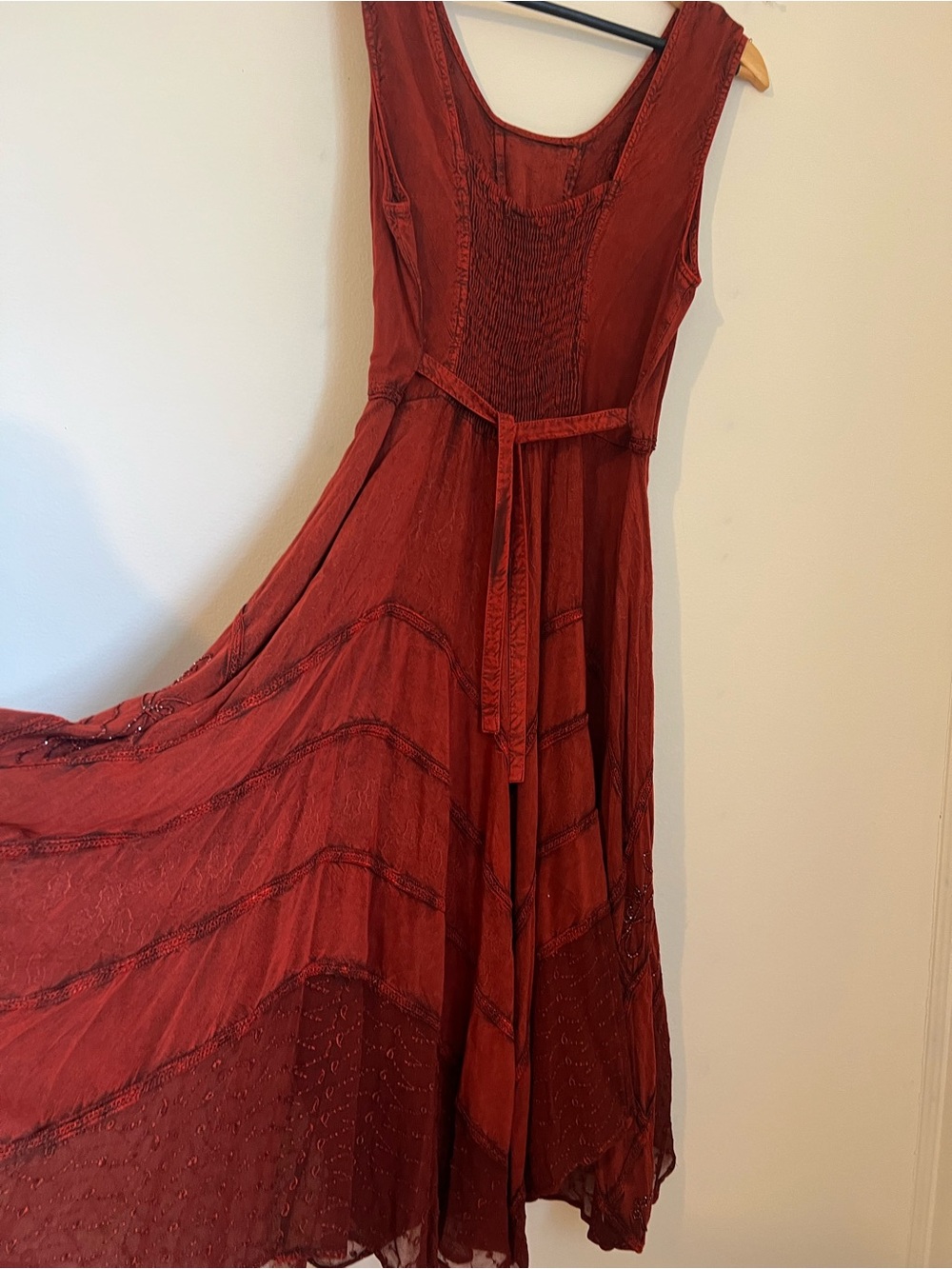 Embroidered Burnt Orange Sleeveless Dress - Picture 5 of 6
